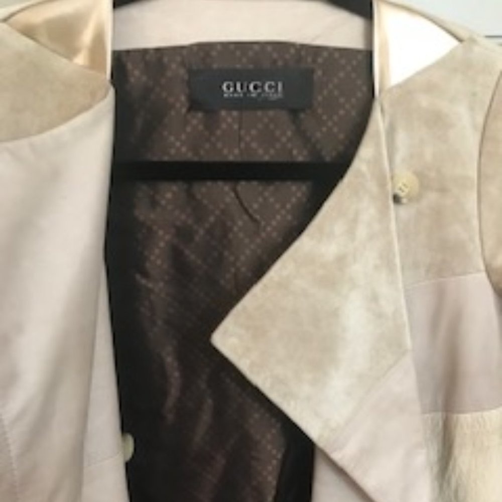 Gucci Albino Suede with Ostrich Cut Detail Coat - Picture 6 of 16